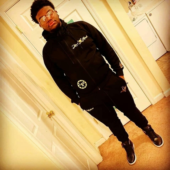 My Brand it's called live&DieHonest jogger sweat suits - Picture 5 of 17